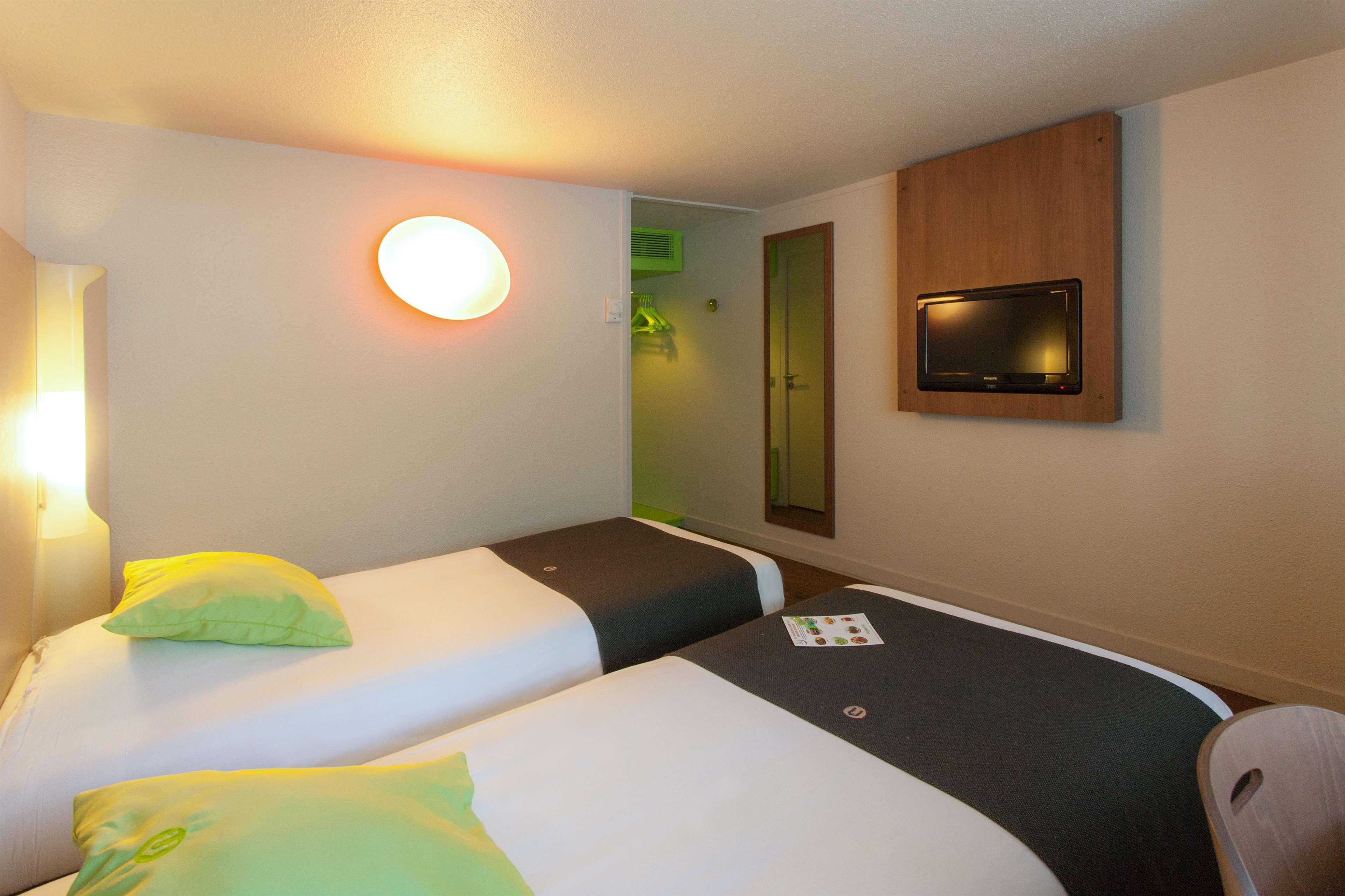 แคมปานิล ตูร์ ซุด ชูเอ เล ตูร์ Hotel จู เลส์ ทัวส์ ภายนอก รูปภาพ